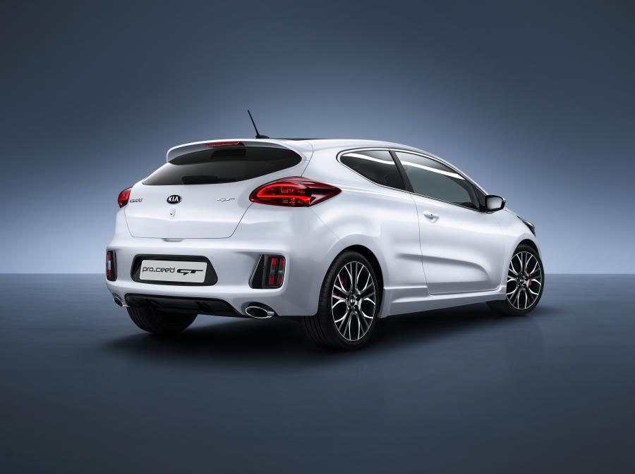 Kia pro_cee&rsquo;d GT 2013 года  (фото 3 из 15)